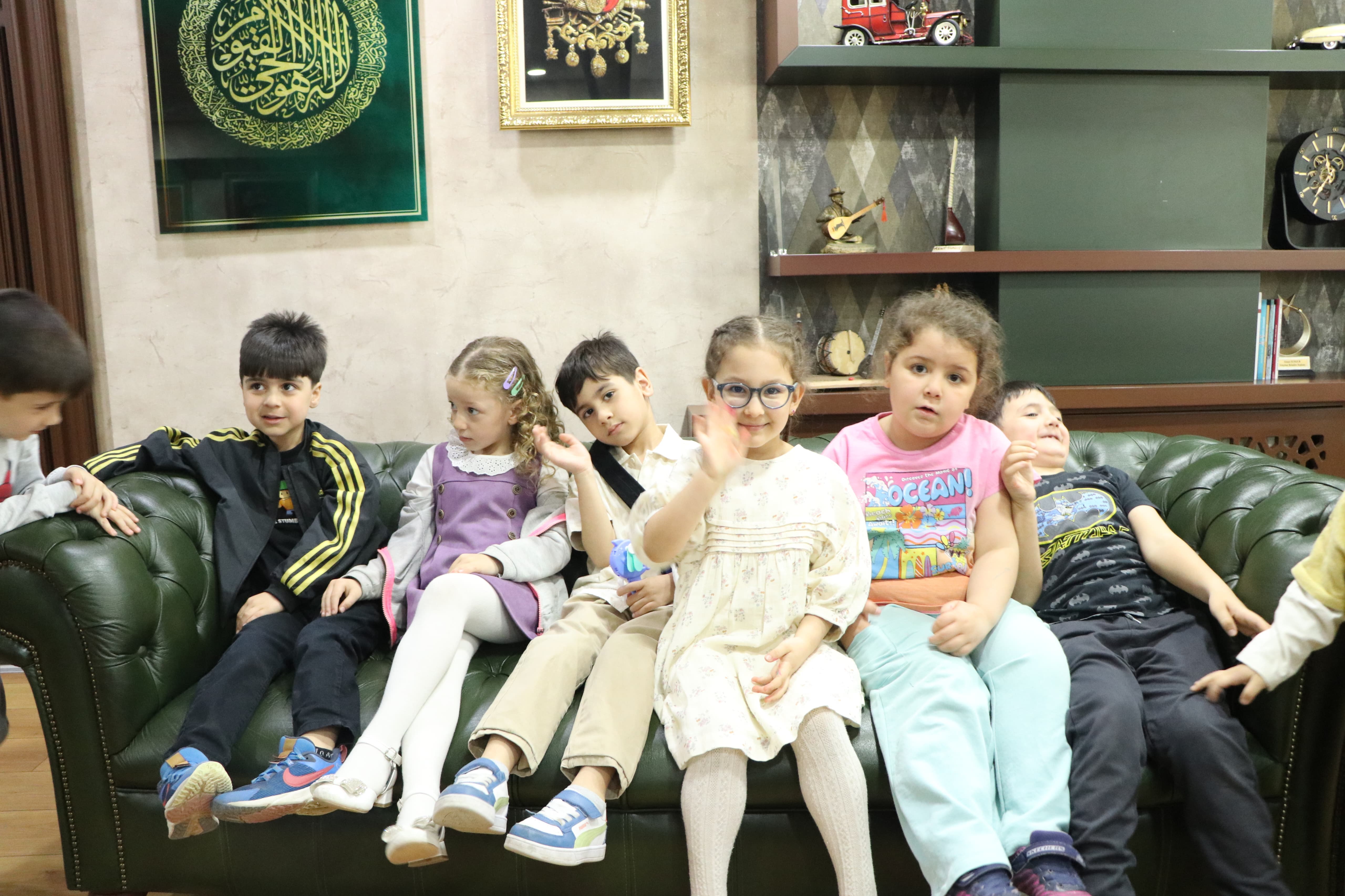 bahceseh-r-kolej-anaokulu-ogrenc-ler-beled-yem-ze-renk-katti